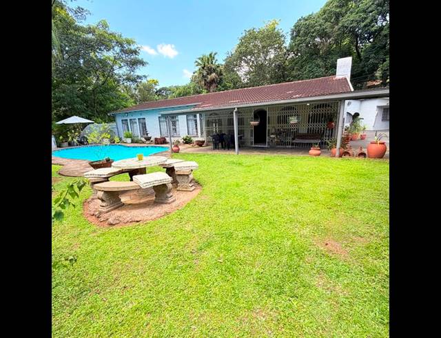 4 BEDROOM HOUSE FOR SALE IN PADFIELD PARK